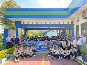 Mahasiswa Tadris IPA UIN KHAS Jember Belajar Langsung Prakiraan Cuaca di BMKG Banyuwangi
